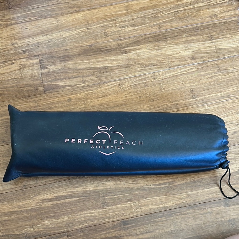 Perfect Peach Athletics Squat Pad for weight lifting 🏋️